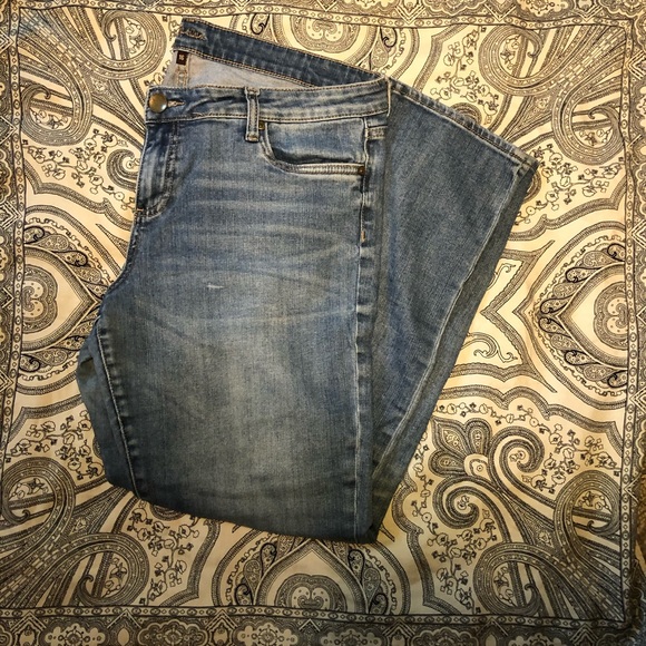 Kut from the Kloth mid-rise Boyfriend Jeans - Picture 2 of 6